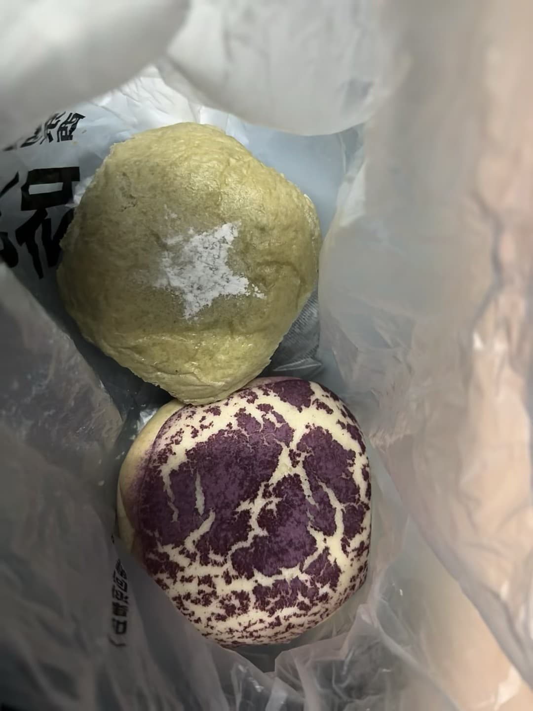 街角面包店的意外彩蛋:抹茶+紫薯斑点款,谁懂啊!封面图