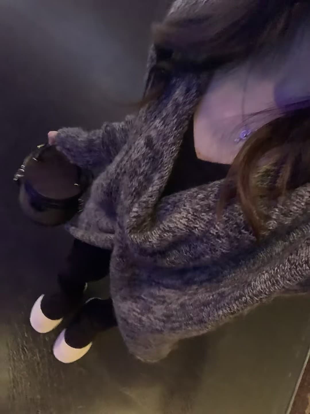 毛衣裹成熊,地铁站口等车等出幻觉 🧸封面图