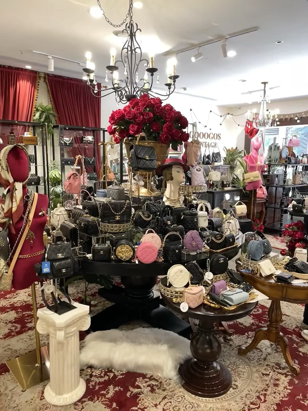 路过这家复古包店,红玫瑰+黑珍珠=我今天的快乐来源封面图