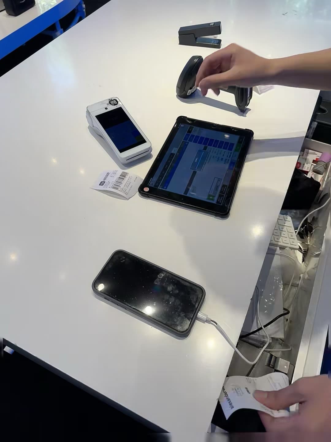 今天在便利店结账时发现……这台平板居然能扫我的手机?!封面图