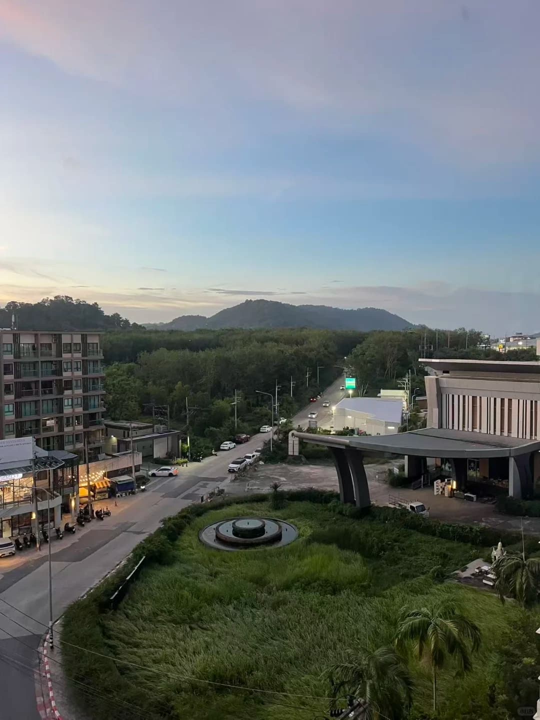 普吉岛中央百货小公寓,这个窗景值3000封面图