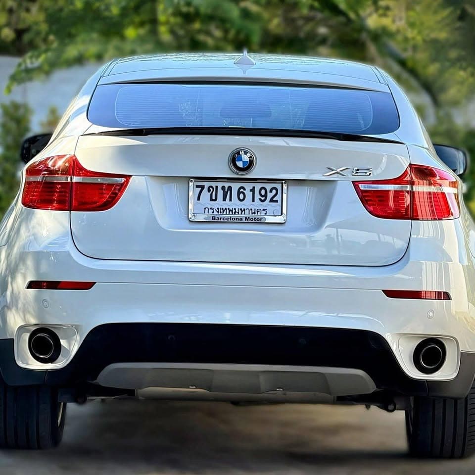 2011款宝马X6 3.0d xDrive,一手车无事故,73.5万泰铢封面图