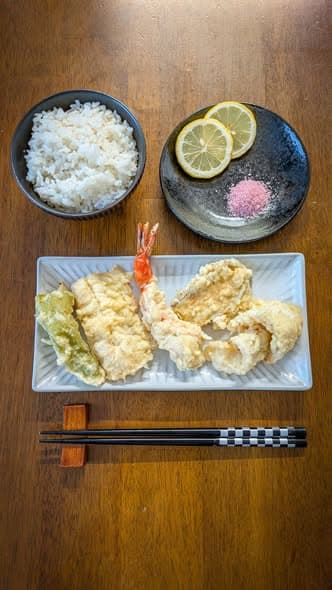 在家炸制天妇罗:从江户传说到今日餐桌,分享新鲜食材与美味时刻封面图