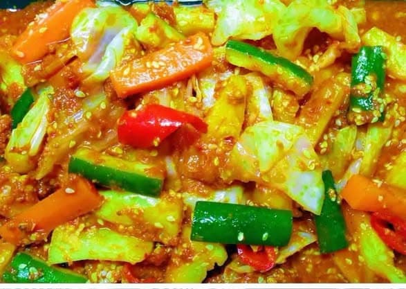 娘惹风味酸辣腌菜:清爽开胃,搭配特制辣椒酱绝配封面图
