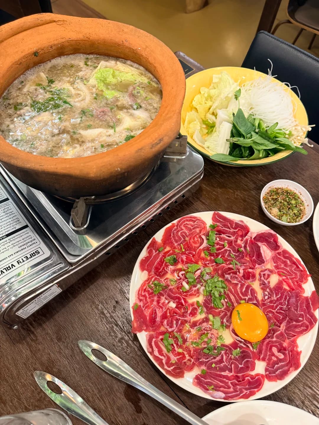 曼谷Thonglor探店:Rattiya瓦罐小火锅,鲜煮牛腱汤底超满足封面图