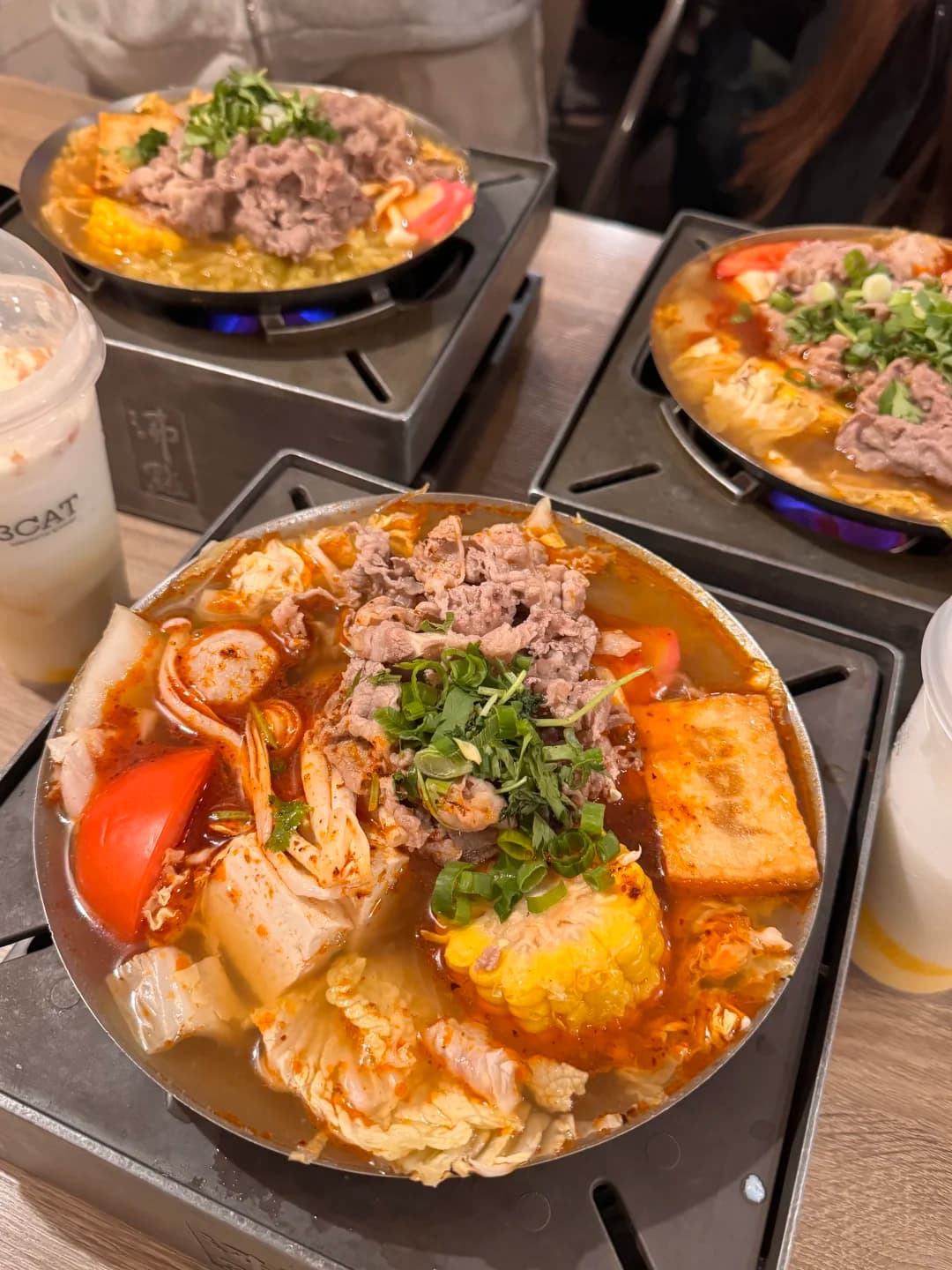 洛杉矶美食探店:独爱沸点小火锅的香辣牛肉锅,搭配三喵芒果系列解辣超赞封面图