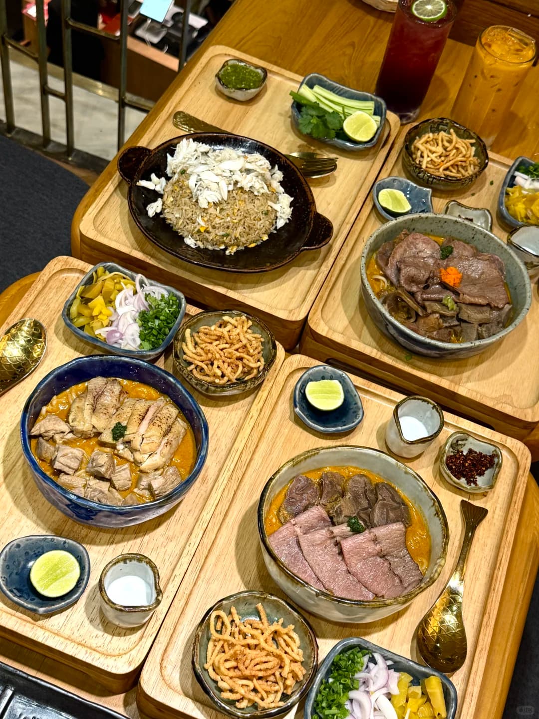 曼谷必吃Khao Soi:全家福牛肉套餐与龙虾炒面,泰北咖喱面天花板封面图