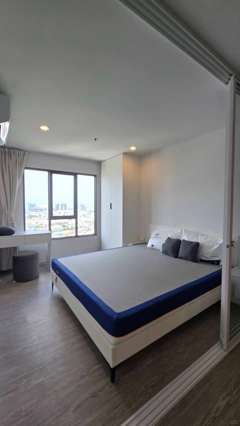 曼谷Wutthakat Regent Home B栋21楼,9000泰铢/月拎包入住,免中介费封面图