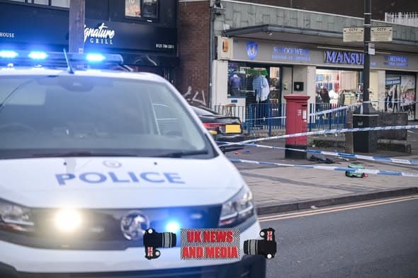 英国伯明翰一少年遭持刀袭击重伤,警方5分钟内从公交车上抓获5名嫌疑人封面图
